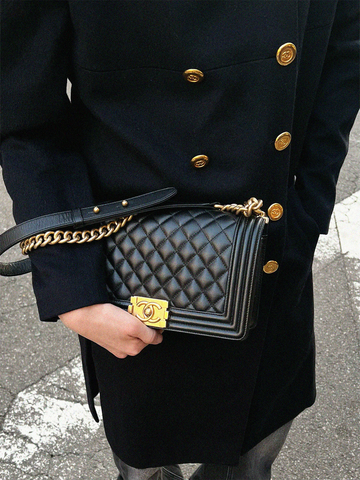 2003年頃製 キャビアスキンボーイシャネルチェーンショルダーバッグ ブラック