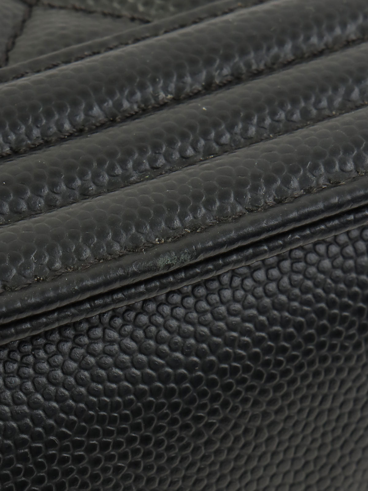 2003年頃製 キャビアスキンボーイシャネルチェーンショルダーバッグ ブラック