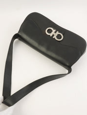 黑色双 Gancini 盘肩包