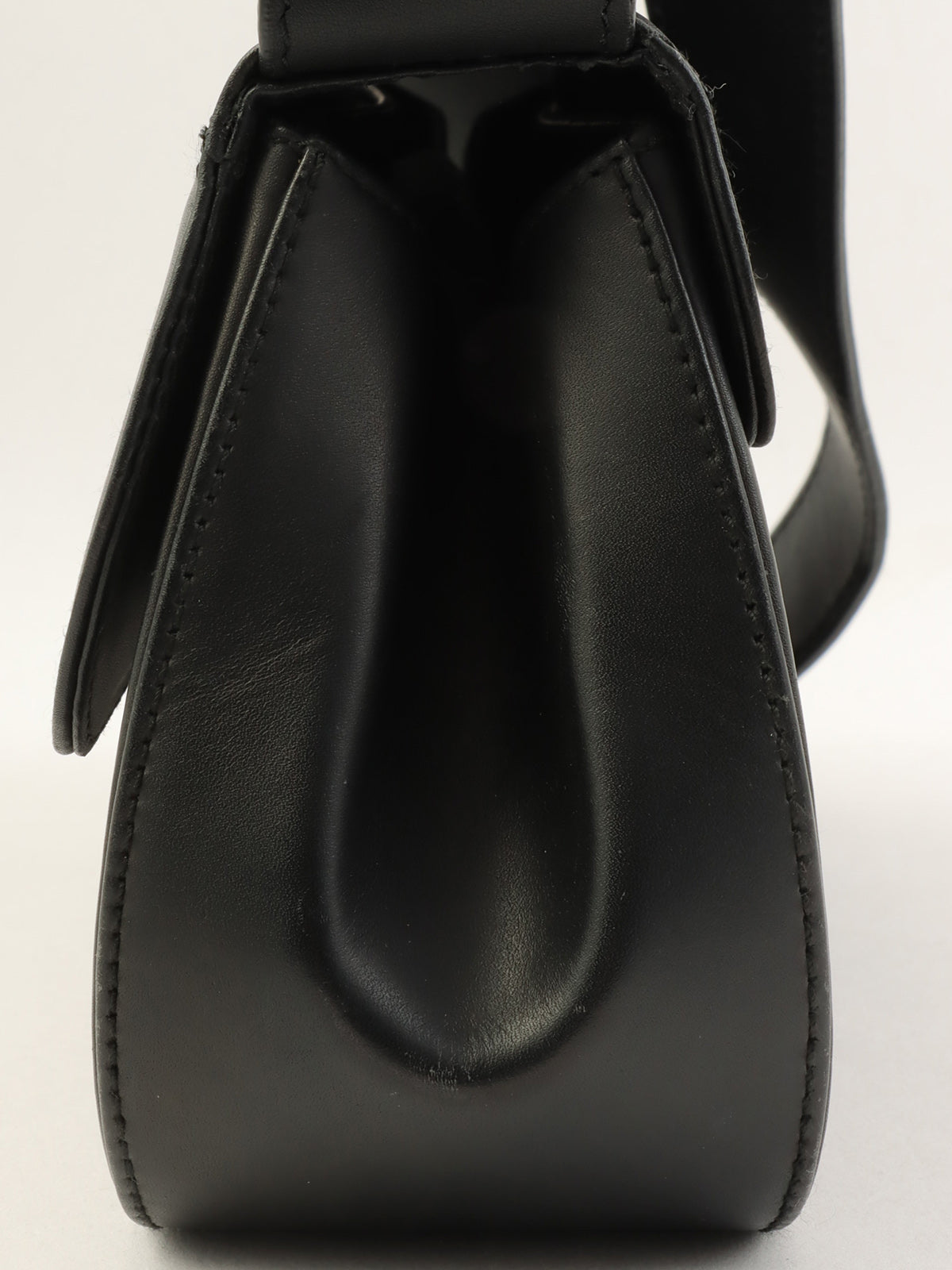 黑色双 Gancini 盘肩包