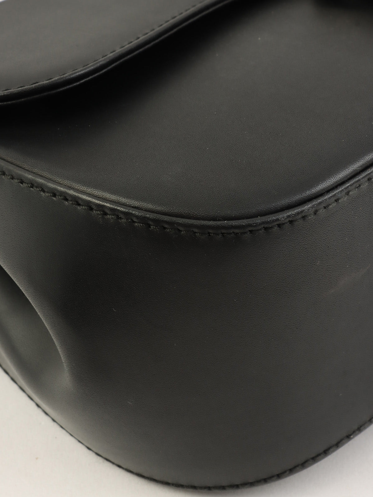 黑色双 Gancini 盘肩包