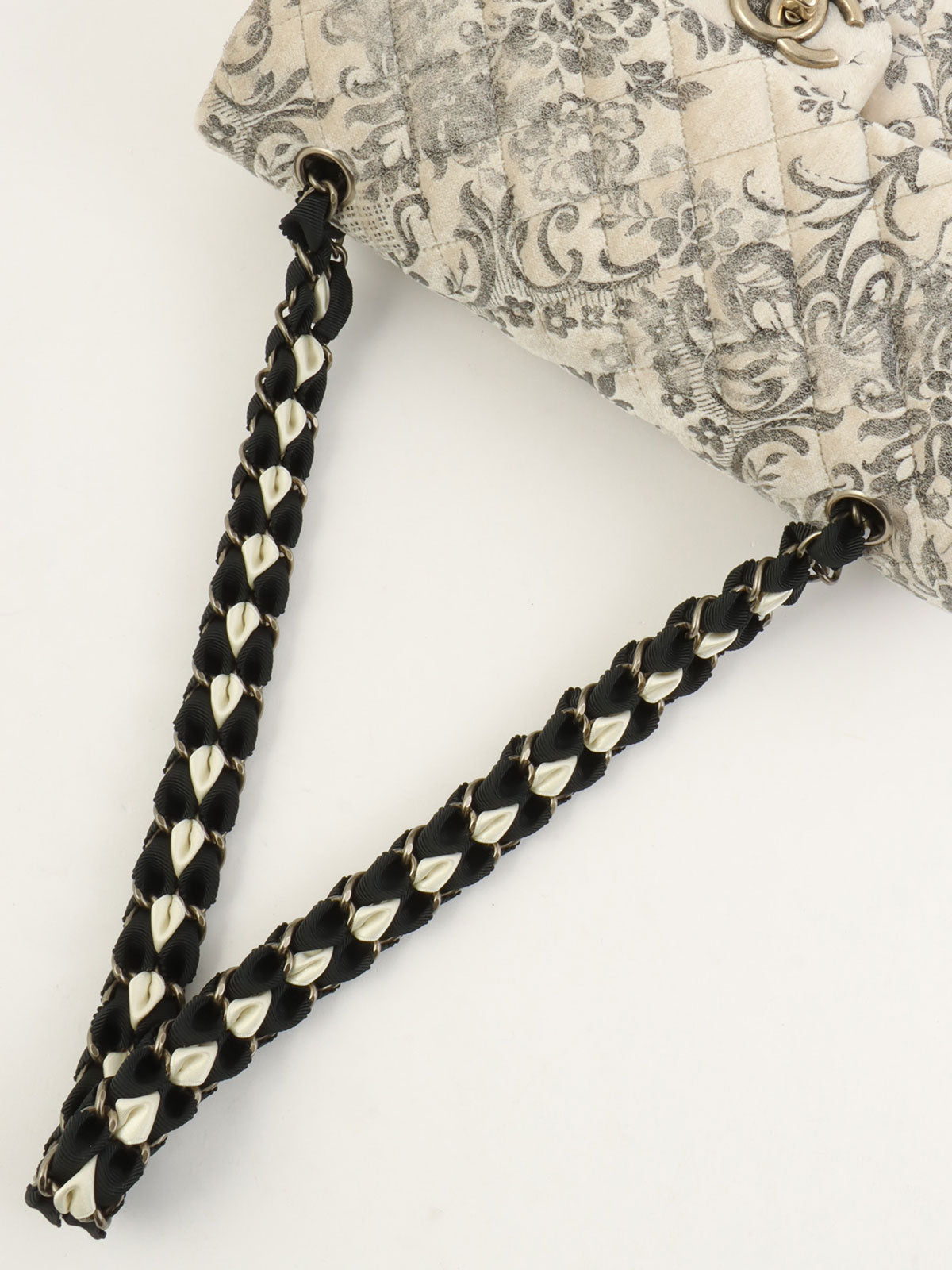 2009年頃製 ベロアフラワーパターンクラシックフラップチェーンバッグ25cm