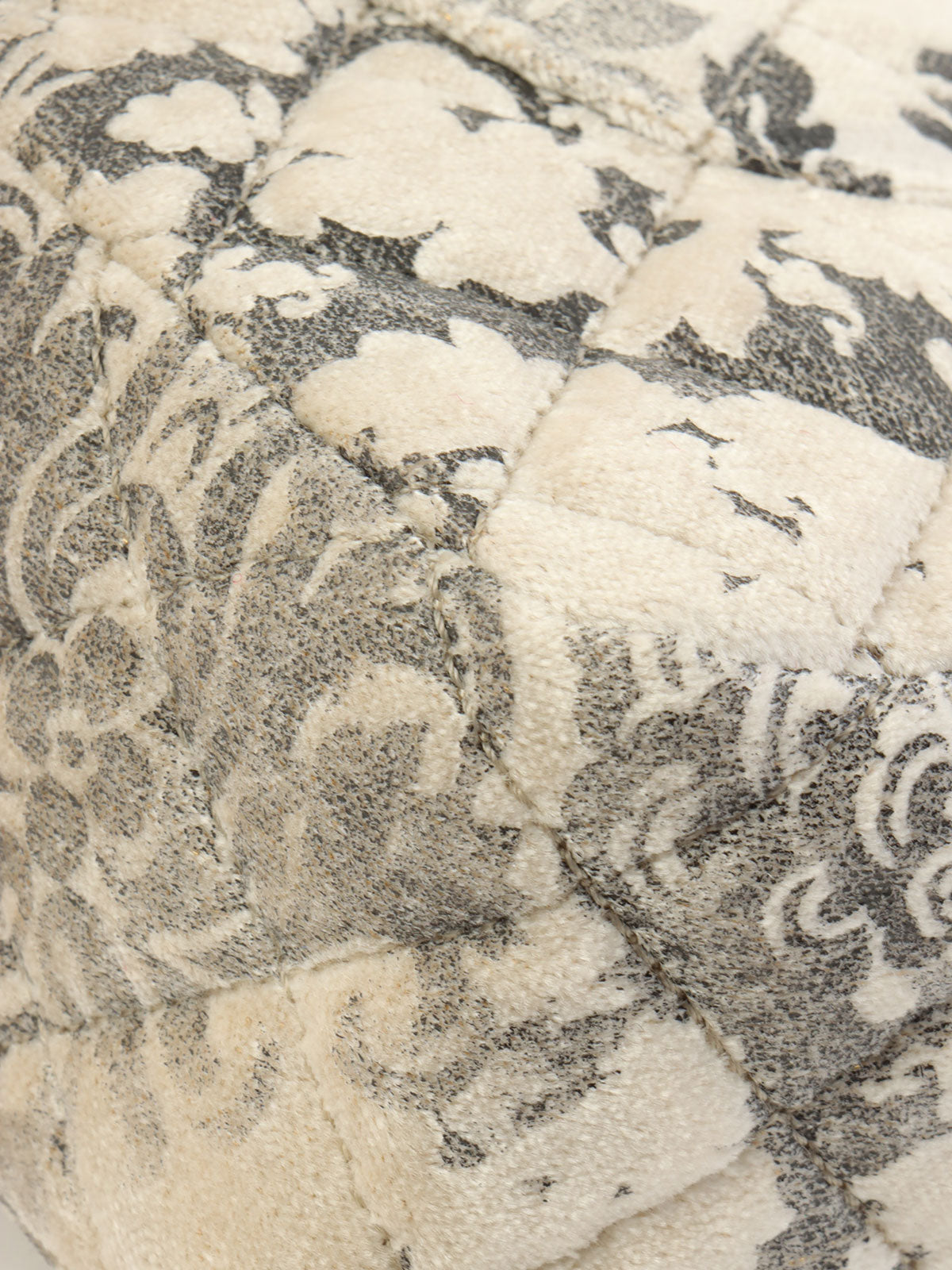 2009年頃製 ベロアフラワーパターンクラシックフラップチェーンバッグ25cm