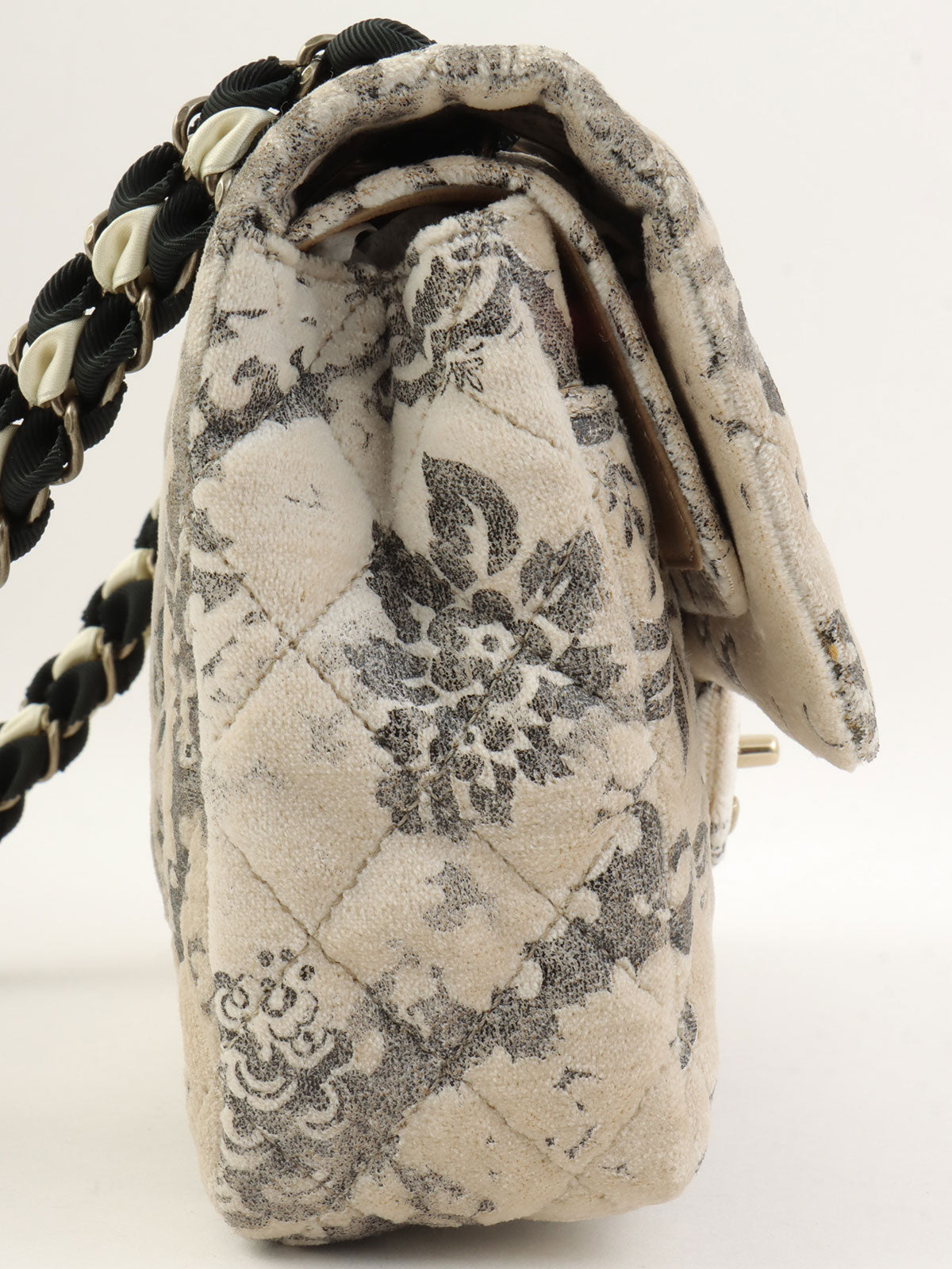 2009年丝绒花纹经典翻盖链条包，25厘米