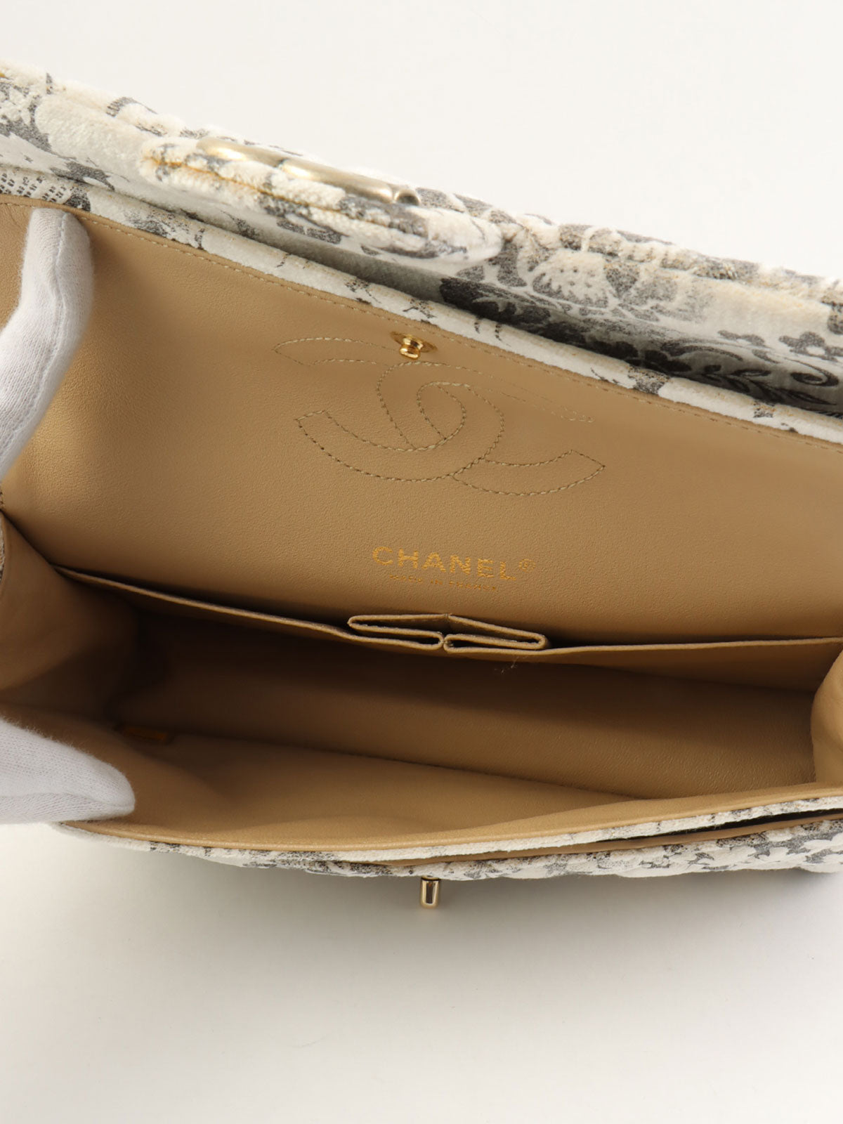 2009年頃製 ベロアフラワーパターンクラシックフラップチェーンバッグ25cm