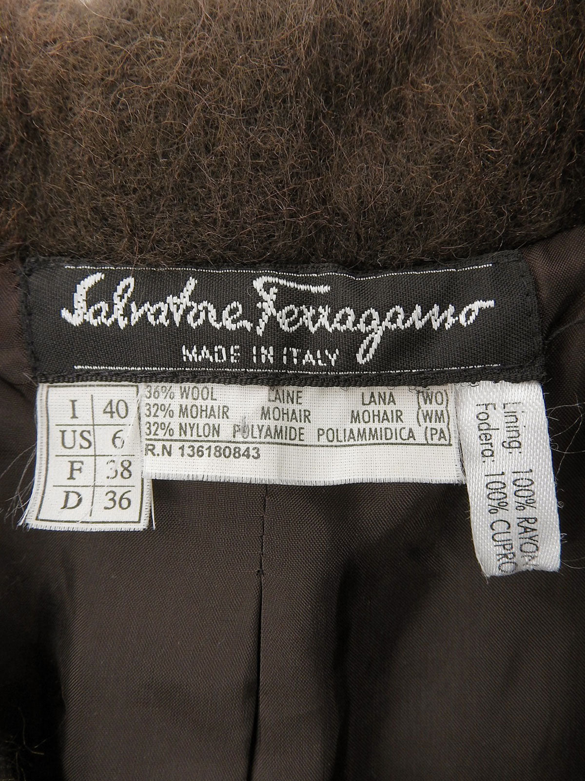 棕色马海毛外套