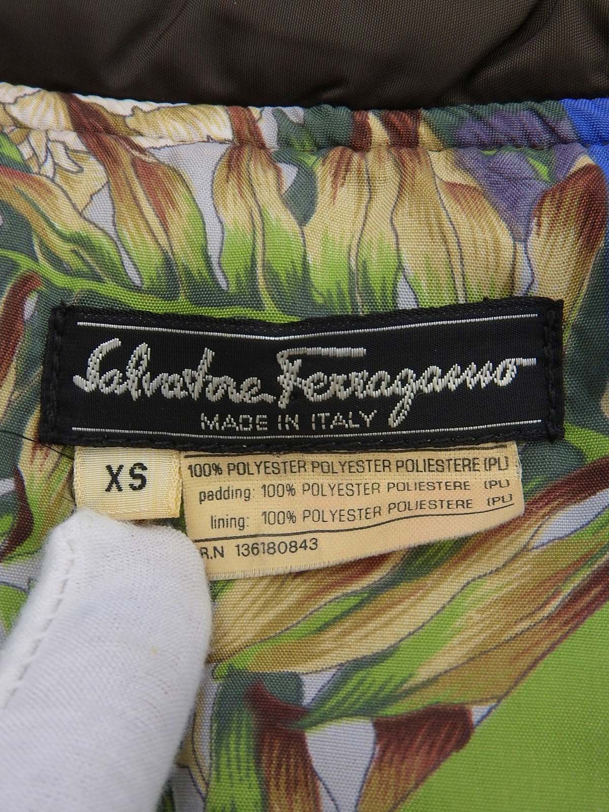 棕色logo纽扣夹克