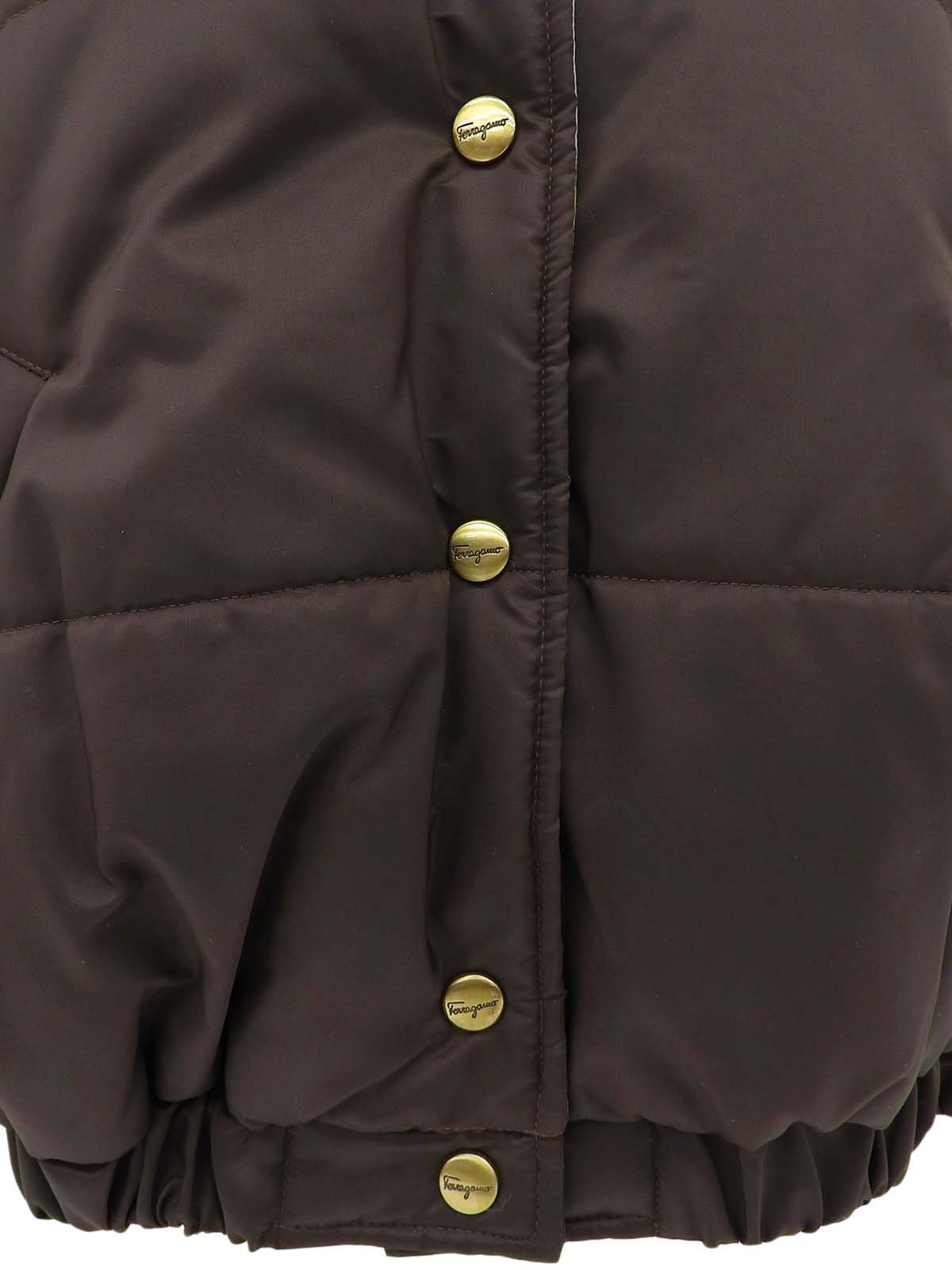 棕色logo纽扣夹克