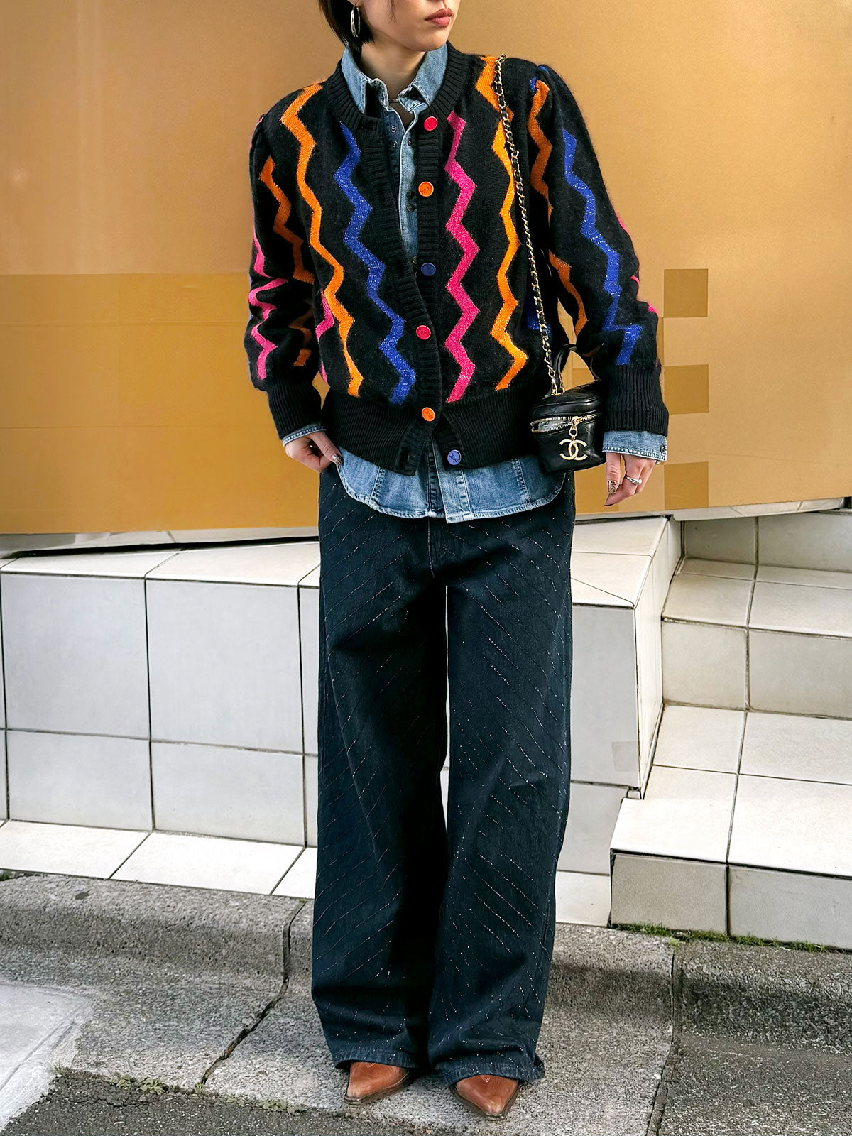 ジグザグロゴボタンカーディガン ブラック/マルチ