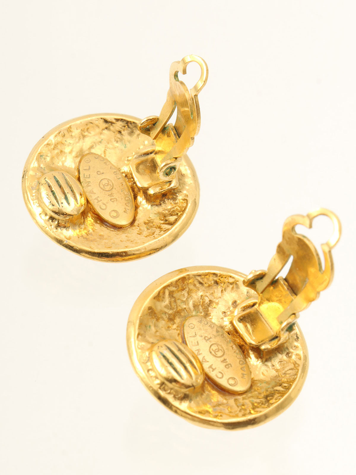 1994 Round CC Mark Earrings Gold