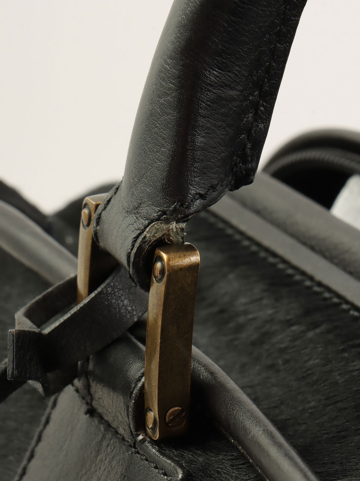 ハラコ アナグラムアマソナボストンバッグ ブラック