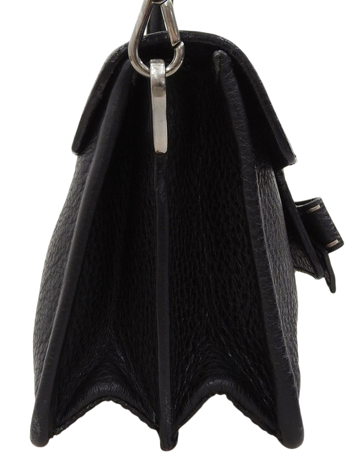 リボンモチーフロゴプレートハンドバッグ ブラック