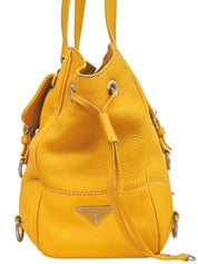 黄色皮革手提包