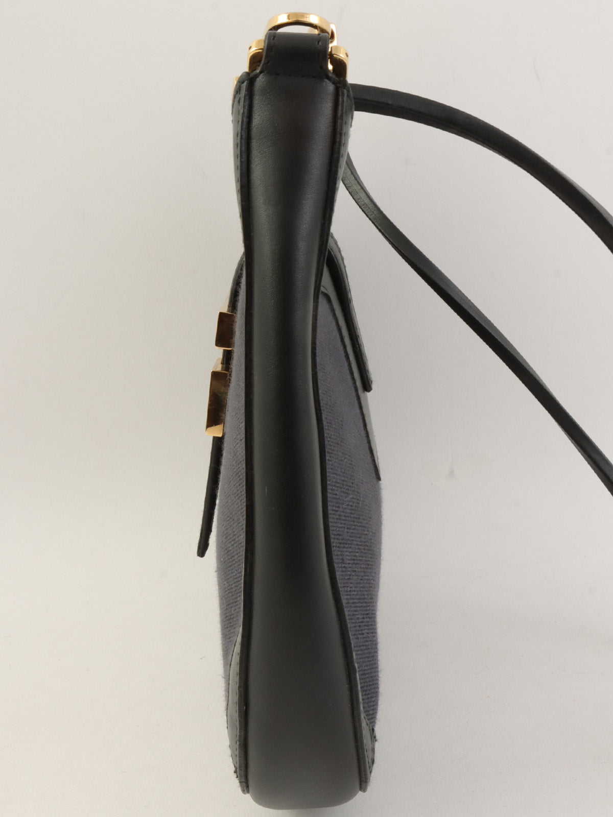 Gロゴプレートショルダーバッグ ネイビー