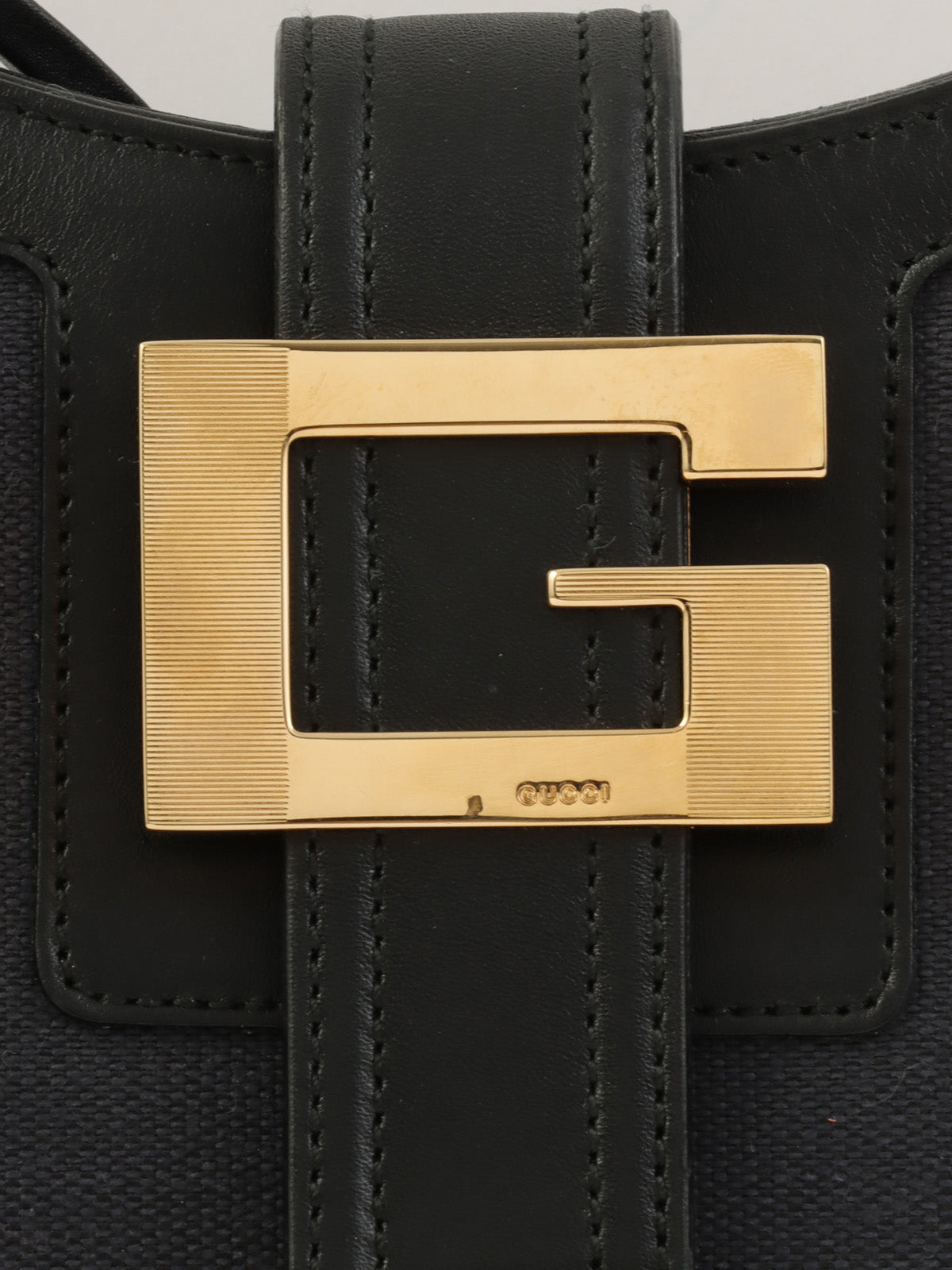 Gロゴプレートショルダーバッグ ネイビー