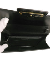 带Logo铭牌的黑色双向包