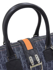 Flight Line Trotter 图案手提包，海军蓝/橙色