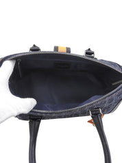 Flight Line Trotter 图案手提包，海军蓝/橙色