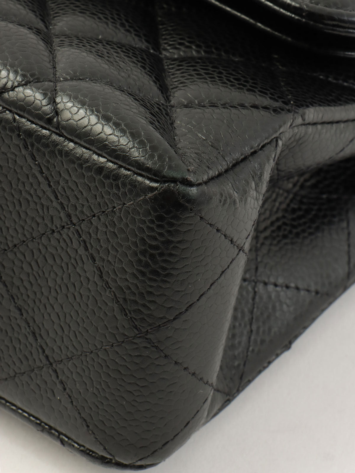 2021款鱼子酱纹经典翻盖链条包，23厘米，黑色