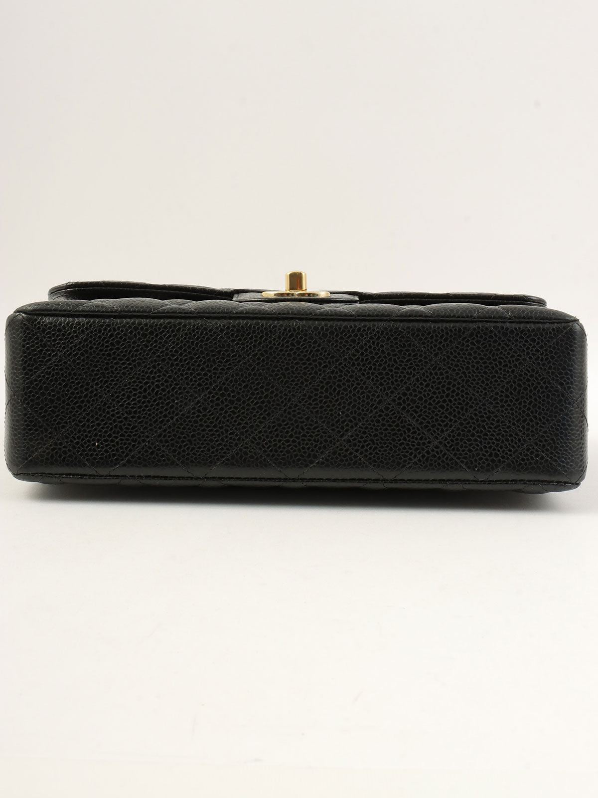 2021款鱼子酱纹经典翻盖链条包，23厘米，黑色