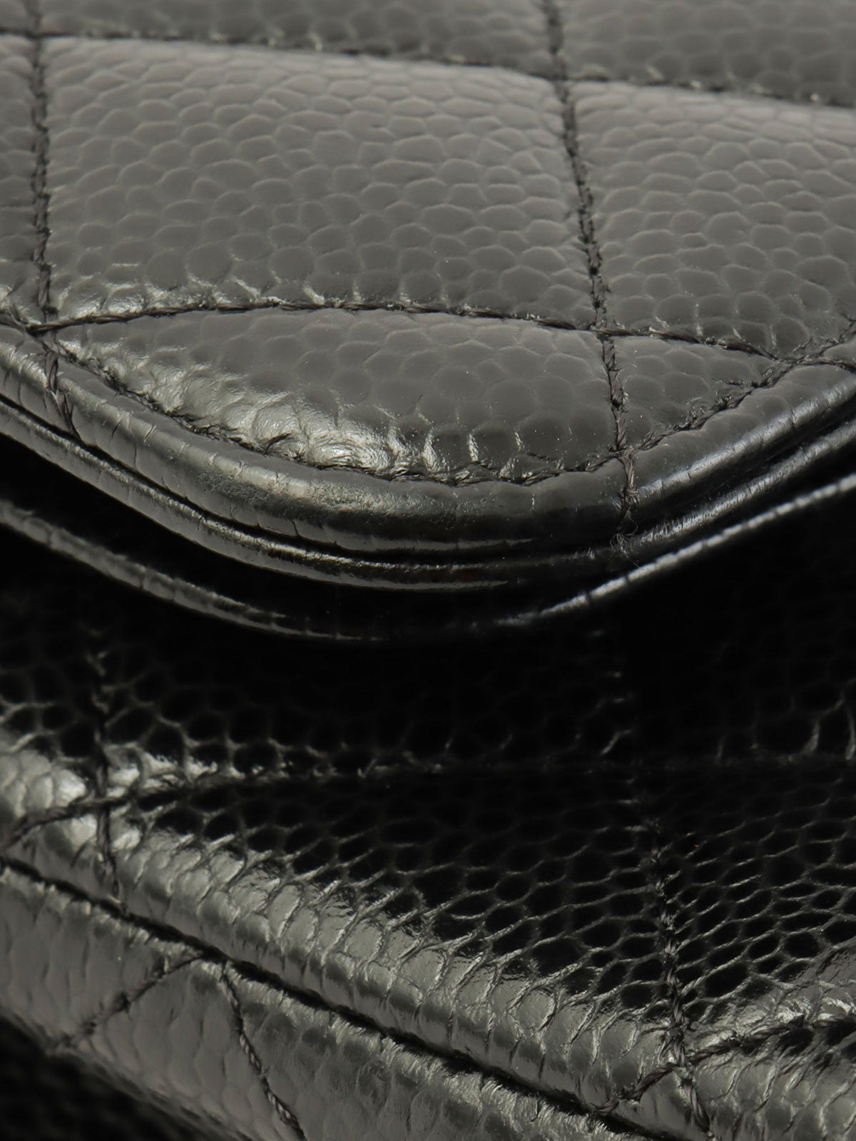 2021款鱼子酱纹经典翻盖链条包，23厘米，黑色