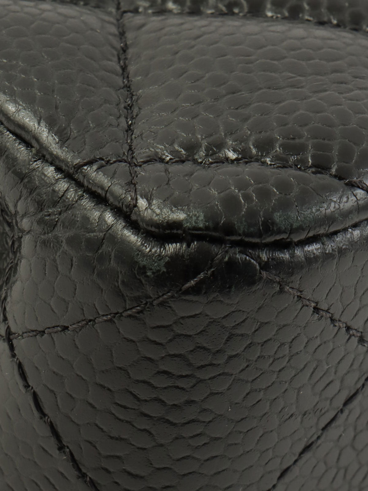 2021款鱼子酱纹经典翻盖链条包，23厘米，黑色