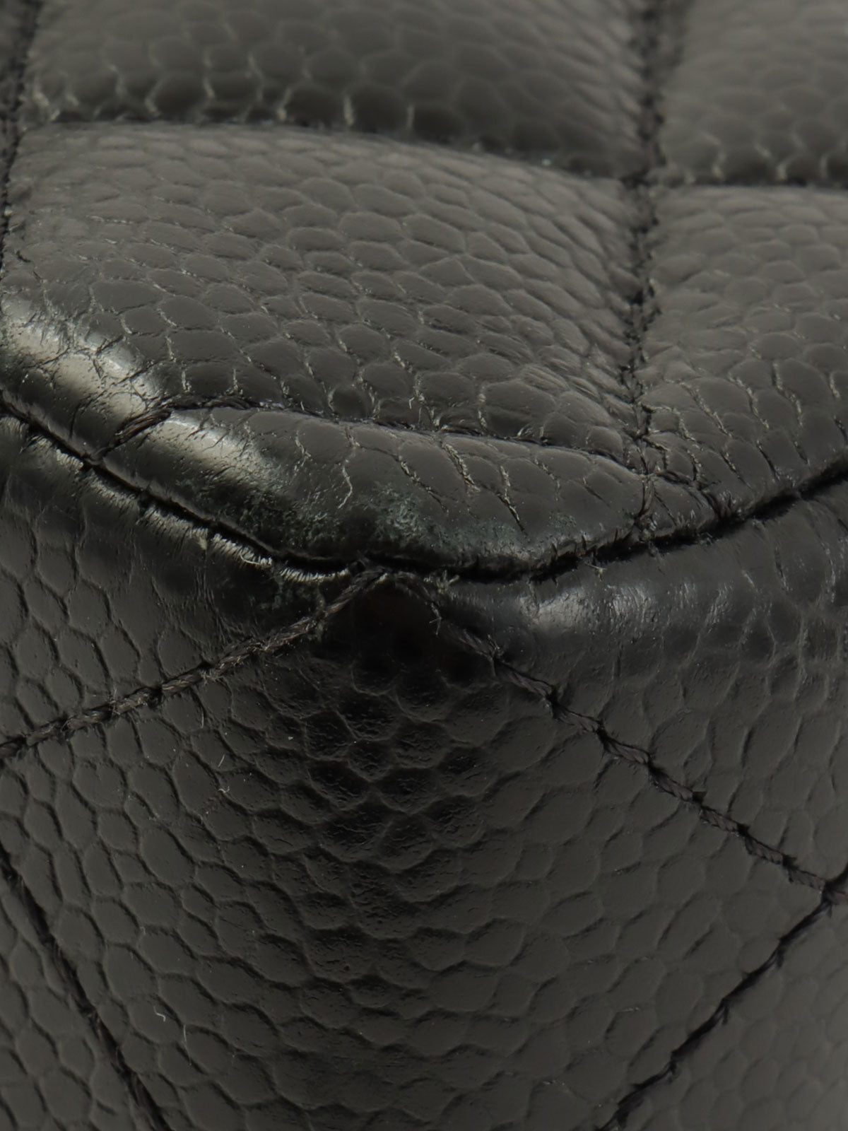 2021款鱼子酱纹经典翻盖链条包，23厘米，黑色