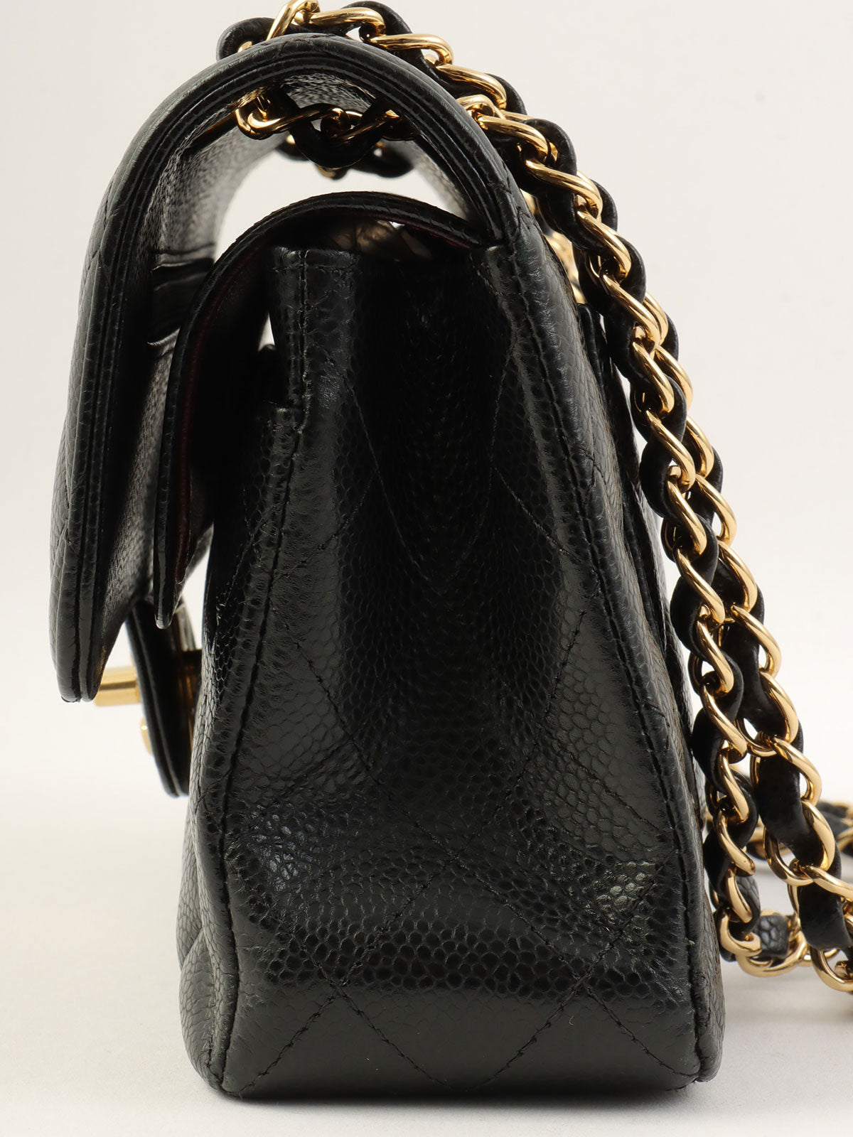 2021款鱼子酱纹经典翻盖链条包，23厘米，黑色