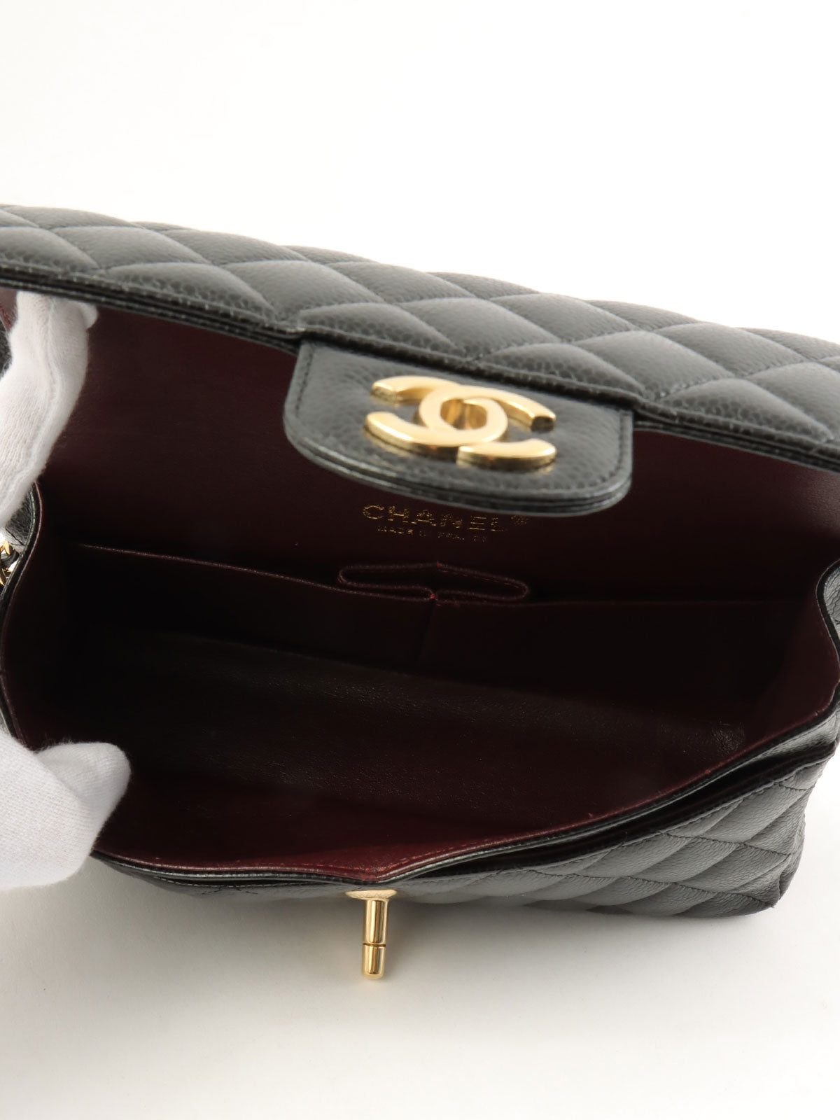 2021款鱼子酱纹经典翻盖链条包，23厘米，黑色