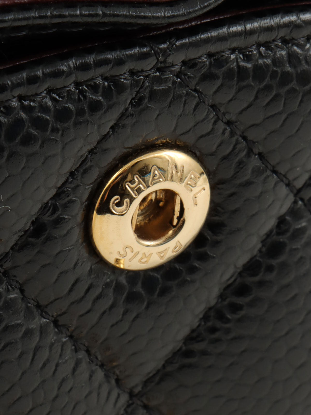 2021款鱼子酱纹经典翻盖链条包，23厘米，黑色