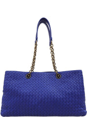 蓝色编织手提包