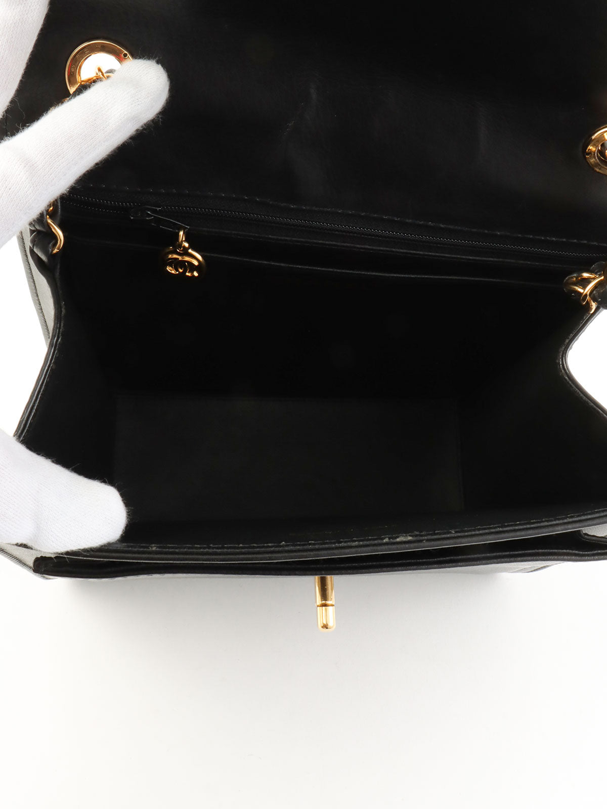 1998 CC 旋扣链条单肩包，黑色