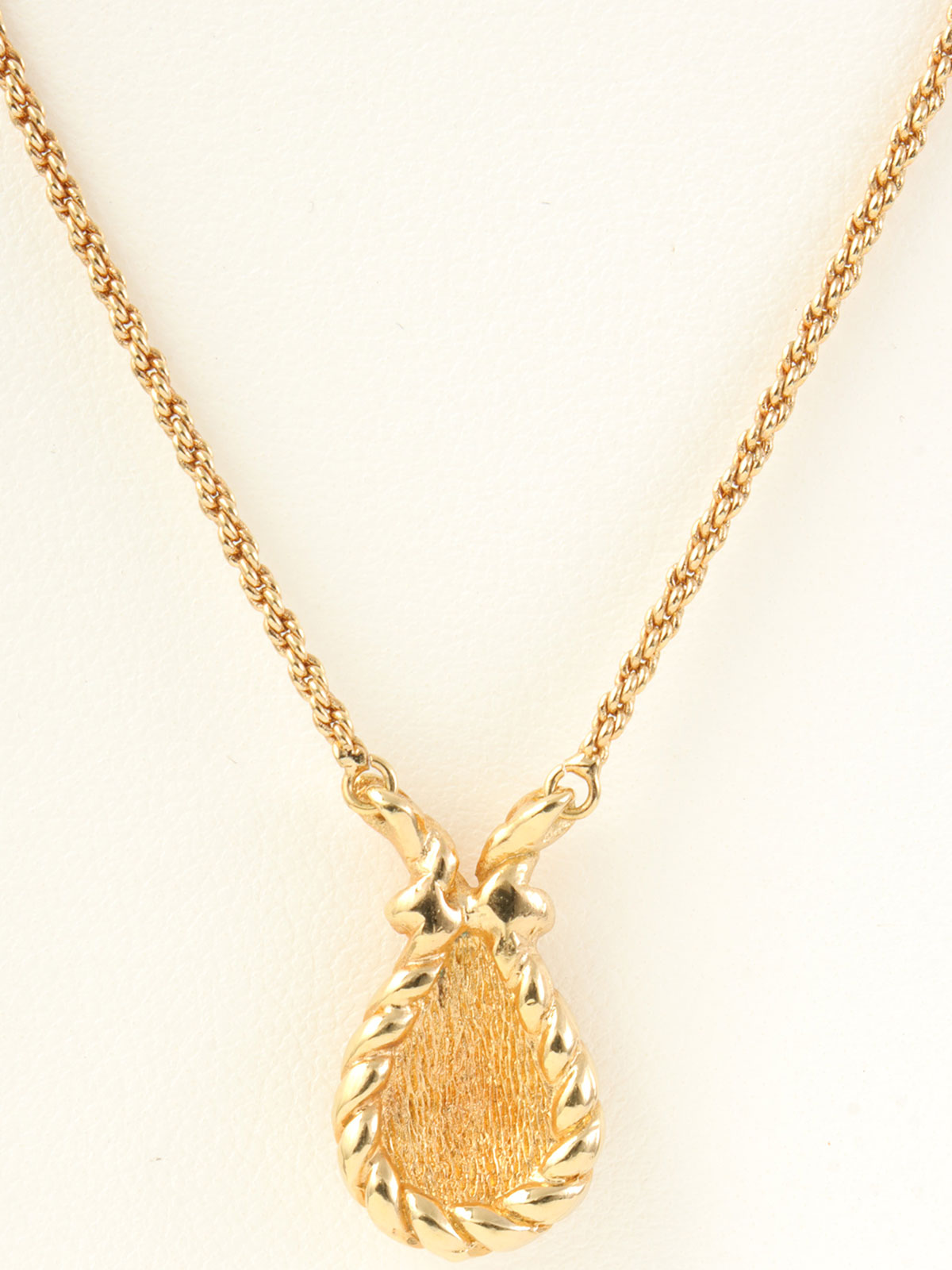 ラインストーンロゴネックレス ゴールド