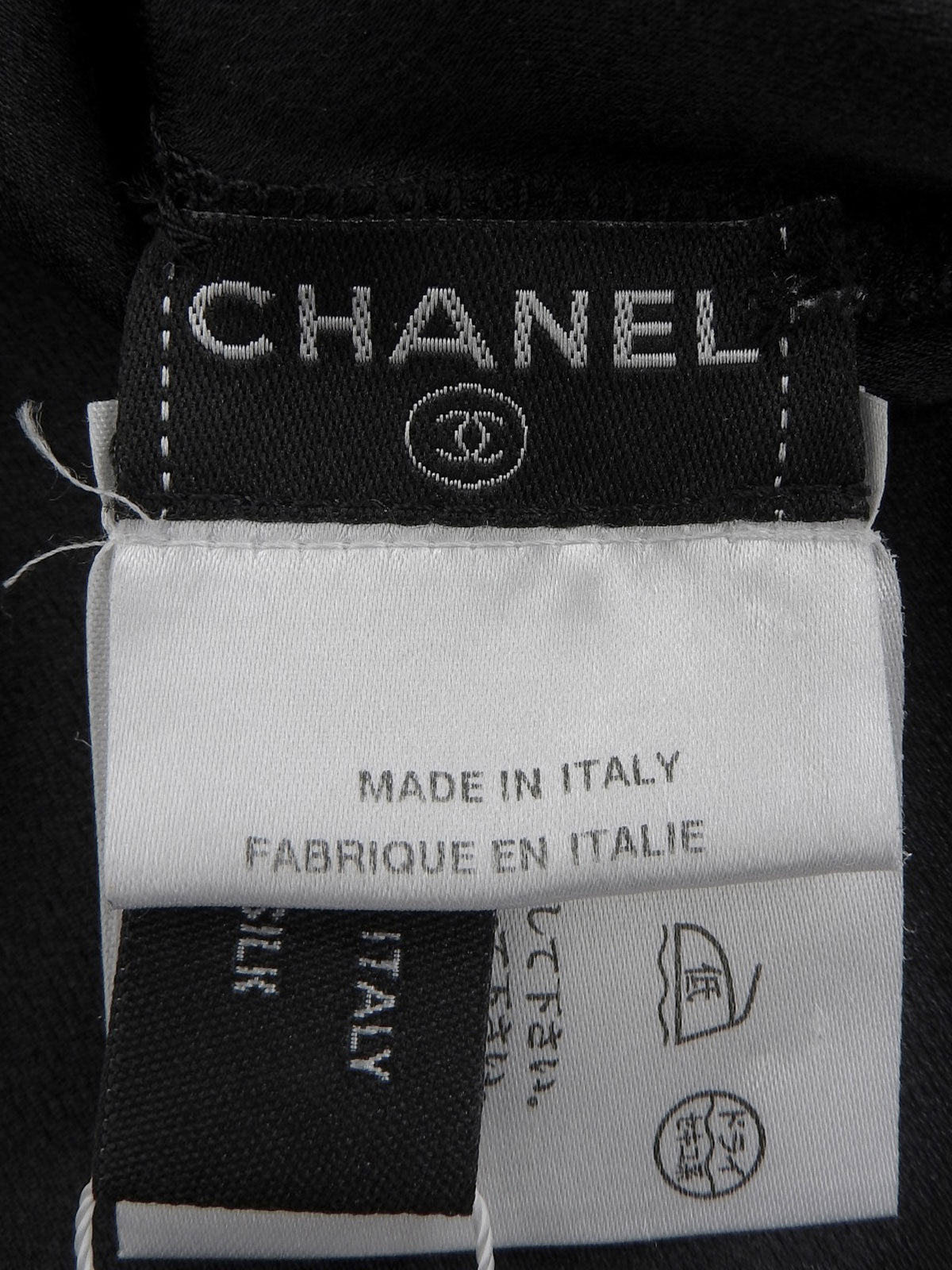 2006 CC Mark Plate Frill Sleeveless Blouse Black