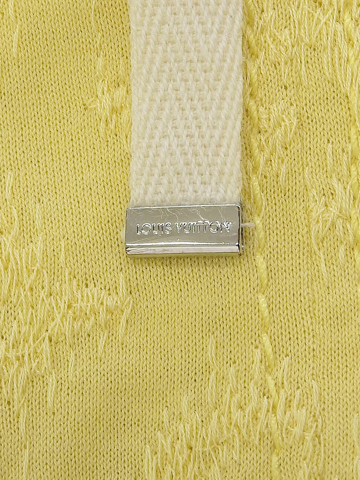 黄色字母刺绣荷叶边短袖衬衫