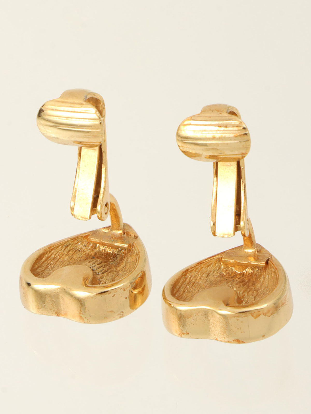 Rhinestone Heart Motif Earrings Gold