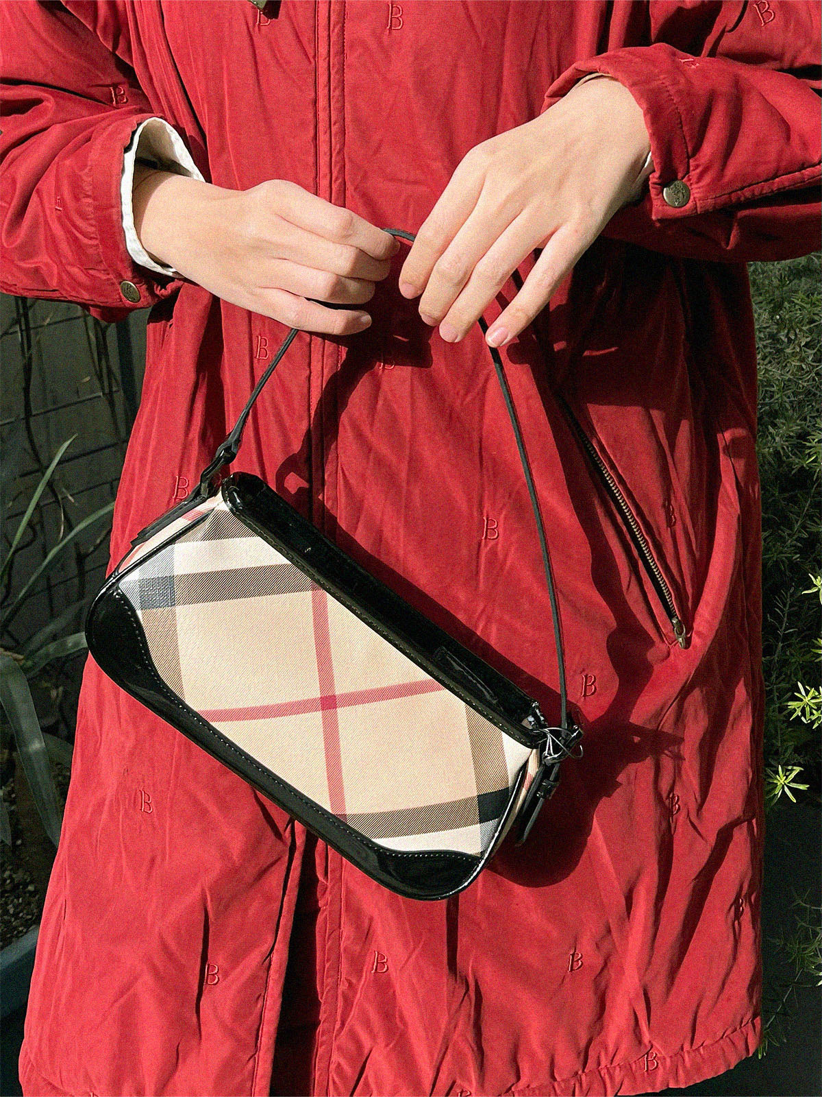 Canvas Patent Combination Check Pattern One-Shoulder Bag Black/Beige