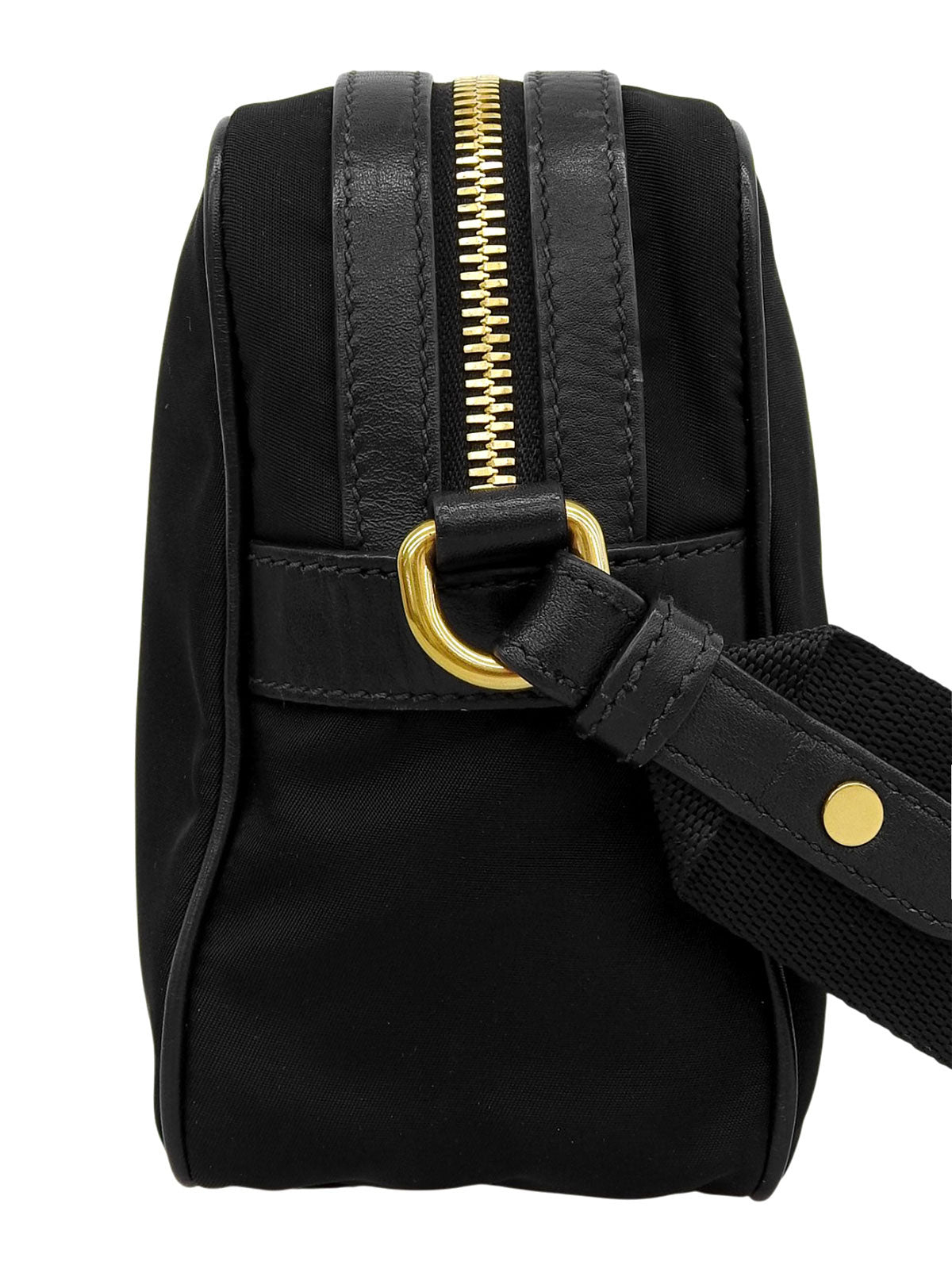 黑色尼龙logo铭牌单肩包