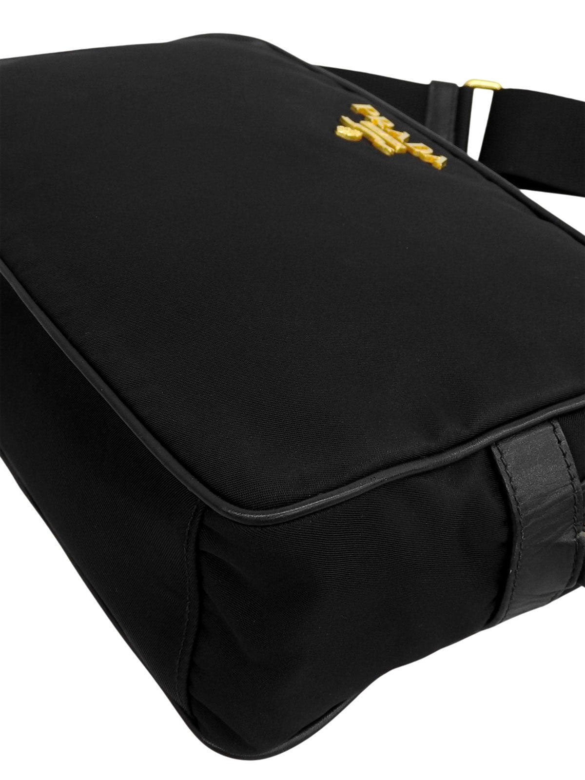 黑色尼龙logo铭牌单肩包