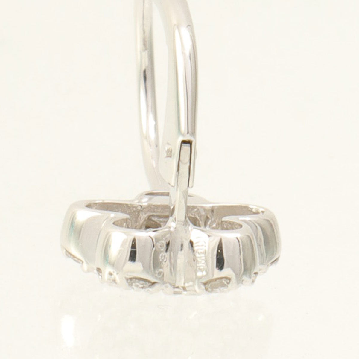 18K ダイヤモンドフラワーモチーフピアス シルバー