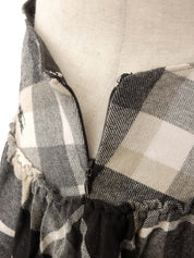 米色/黑色格纹荷叶边短裤