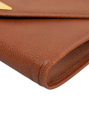 Vフラップロゴプレートショルダーバッグ ブラウン