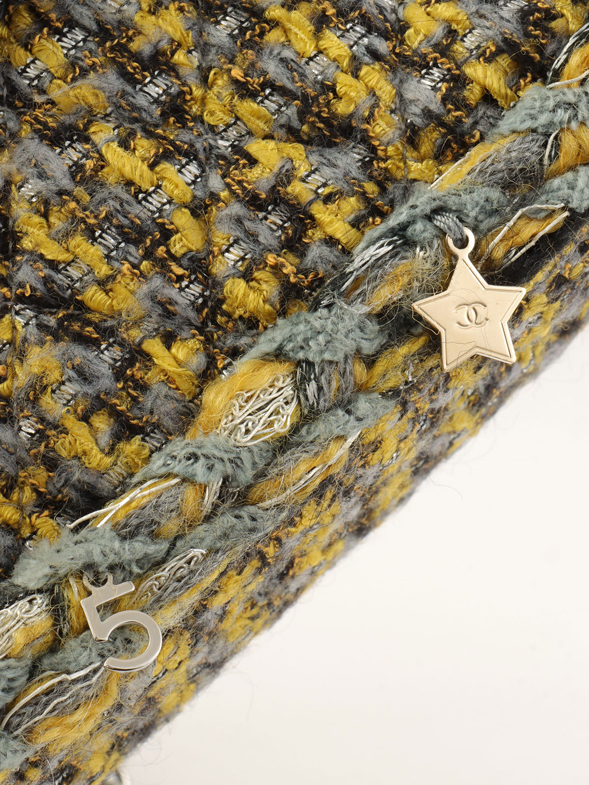 2017款 Tweed Icon Charm CC Turnlock 链条包，黄/灰/多色