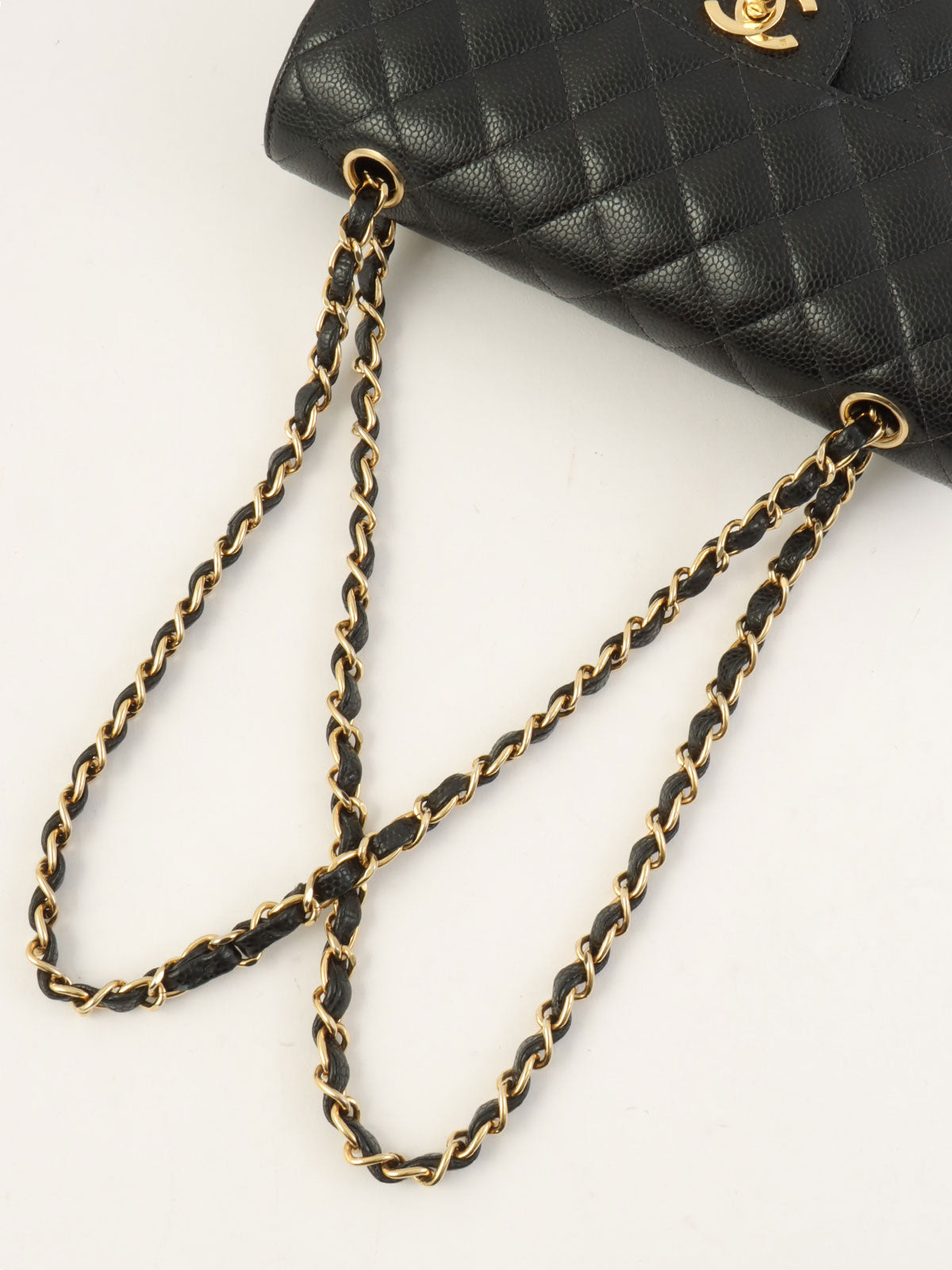 2004 Caviar Skin Classic Flap Chain Bag 23cm Black