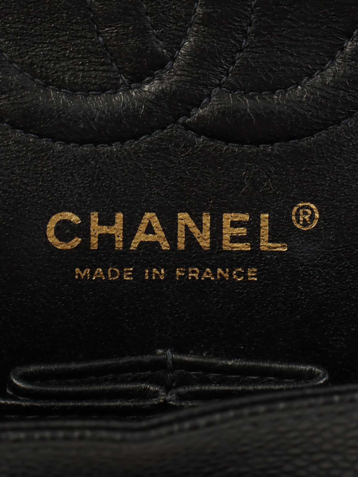 2004 Caviar Skin Classic Flap Chain Bag 23cm Black