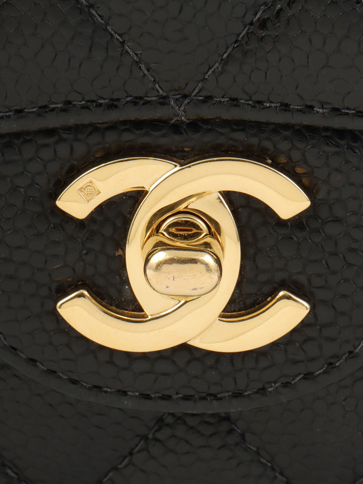 2004 Caviar Skin Classic Flap Chain Bag 23cm Black