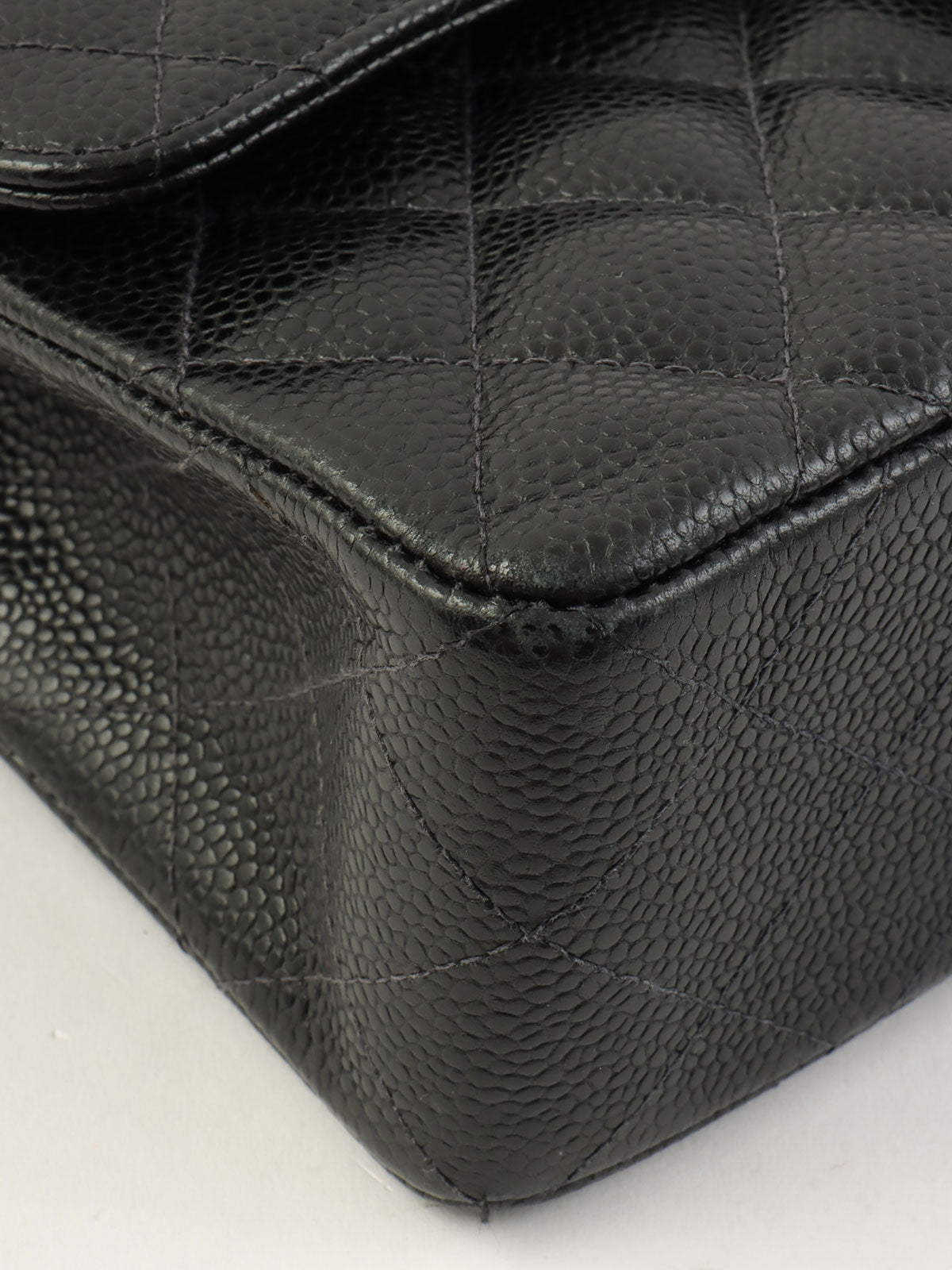 2004 Caviar Skin Classic Flap Chain Bag 23cm Black