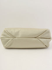 2010年頃製 キャビアスキンCCマークステッチチェーンショルダーバッグ メタリックホワイト