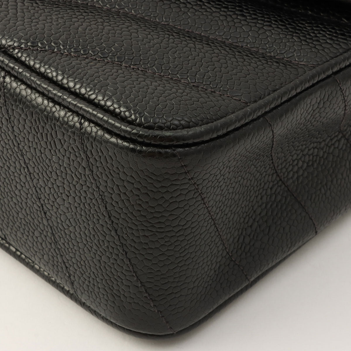 Circa 1995 Caviar Skin V-Stitch CC Turnlock Shoulder Bag Black