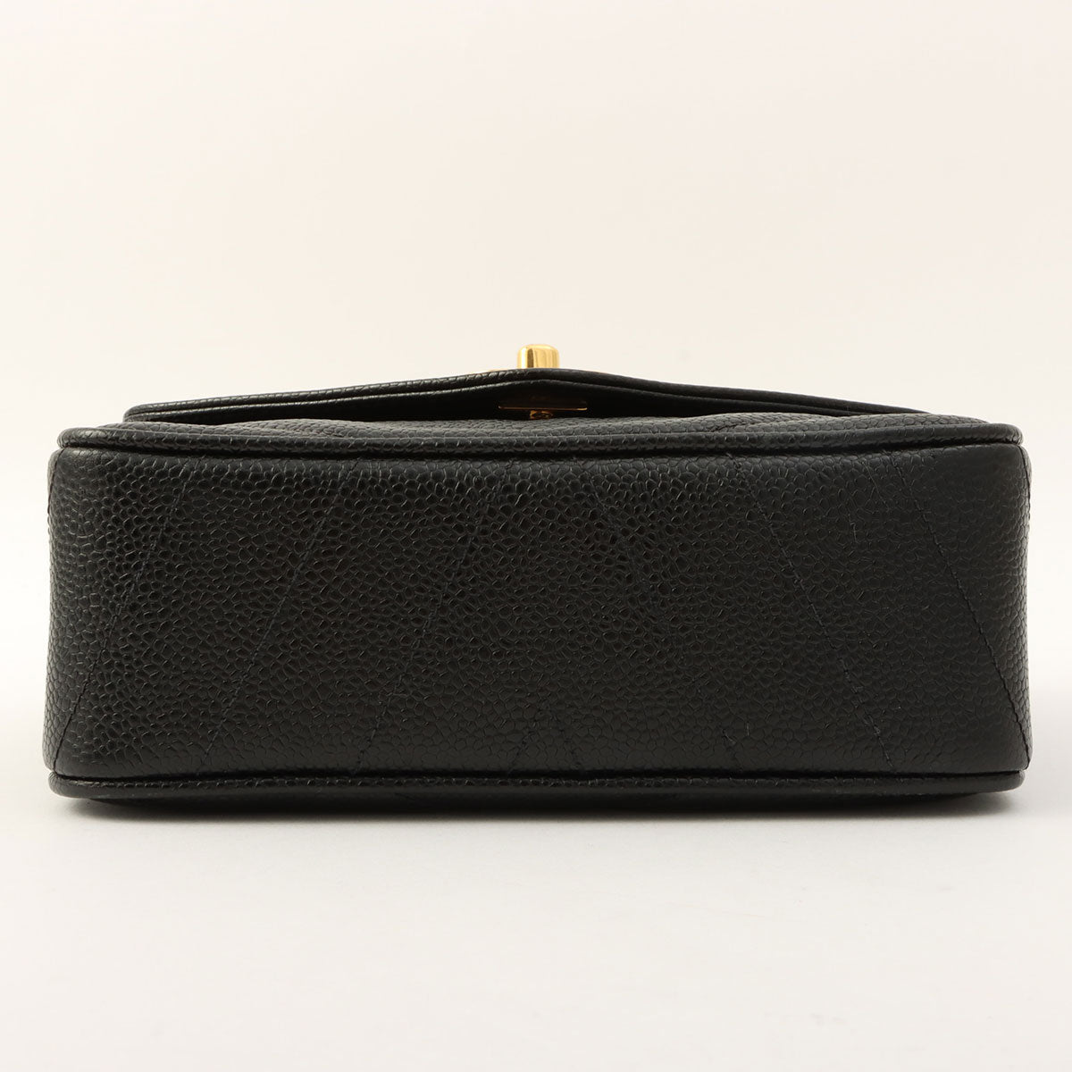 Circa 1995 Caviar Skin V-Stitch CC Turnlock Shoulder Bag Black